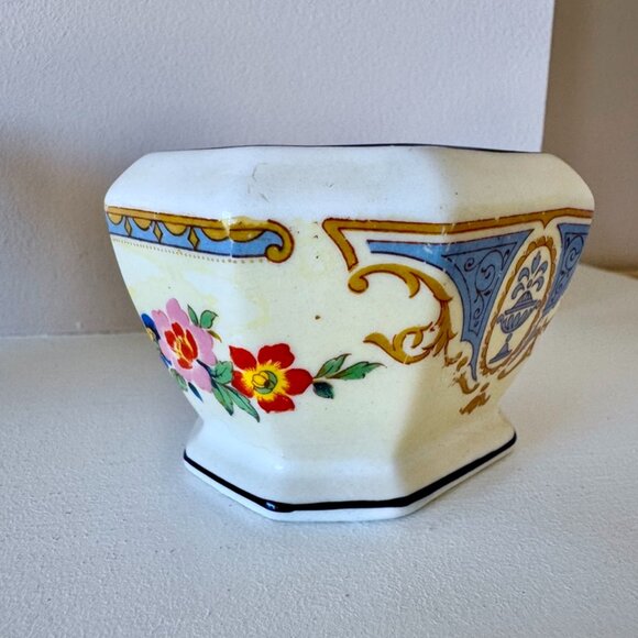 Wedgwood Vintage Chateau Creamer and Sugar Bowl - Picture 8 of 15